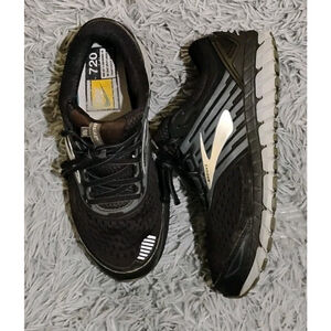 Brooks Beast 18 Men Size 9.5 (2E) Wide Black Athletic Running Shoes 1102822E004